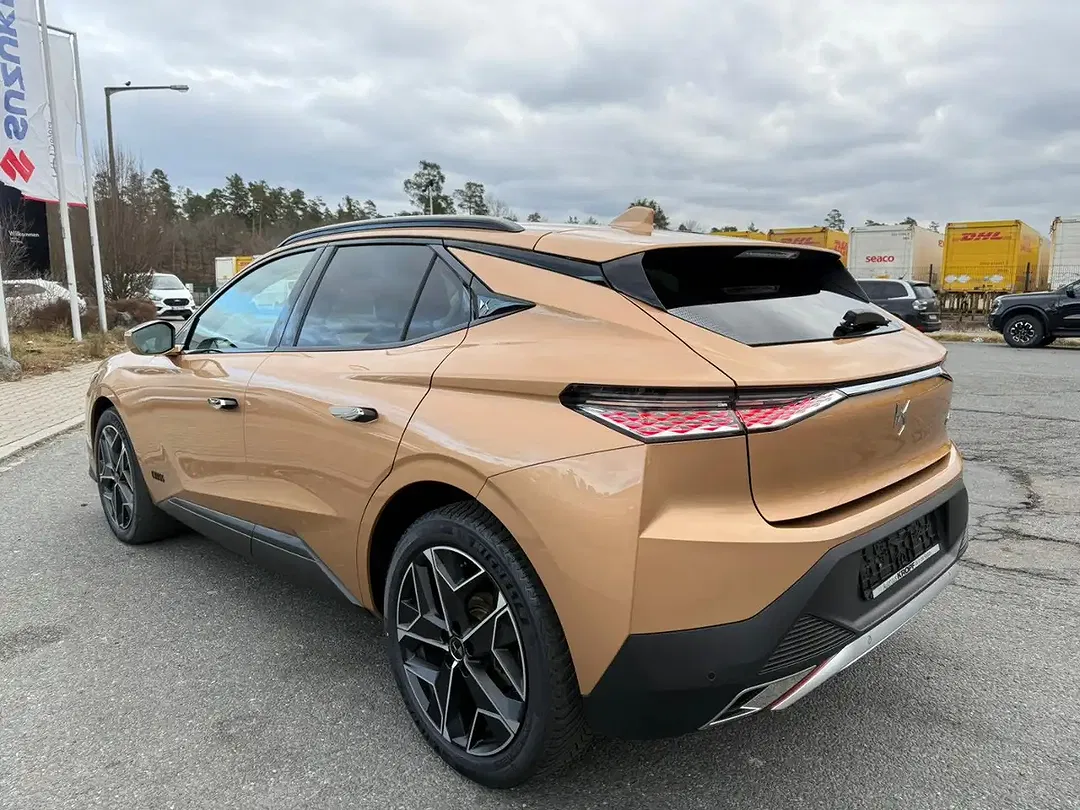 DS Automobiles DS 4 - Thumbnail 8