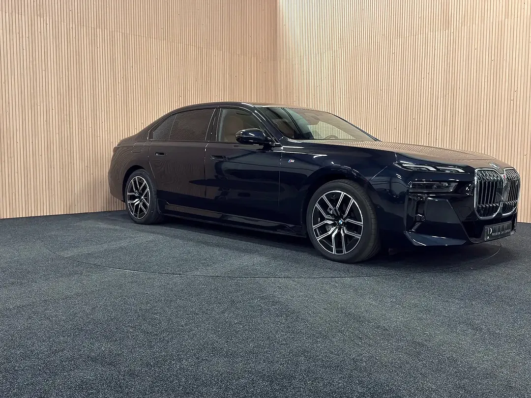 BMW i7 eDrive - Thumbnail 4