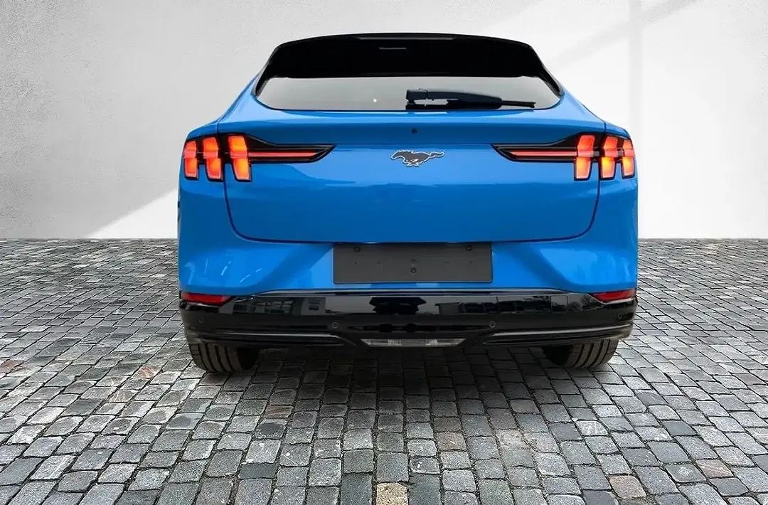 Ford Mustang Mach-E Premium - Thumbnail 5