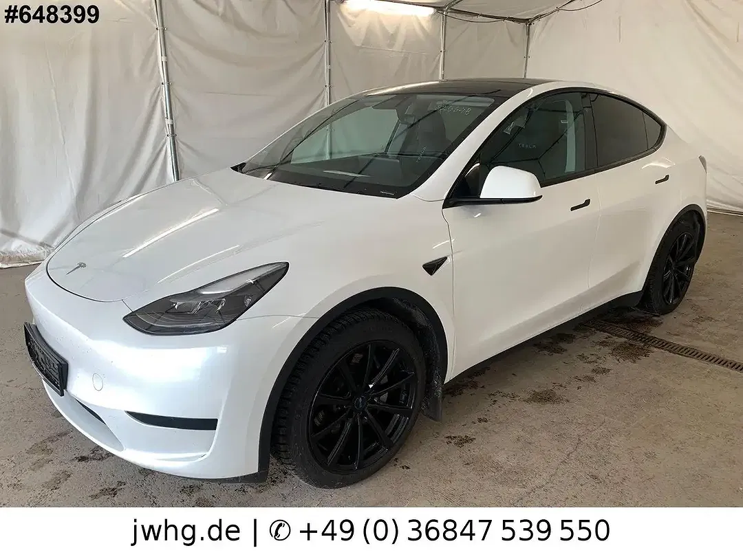 Tesla Model Y - foto 1