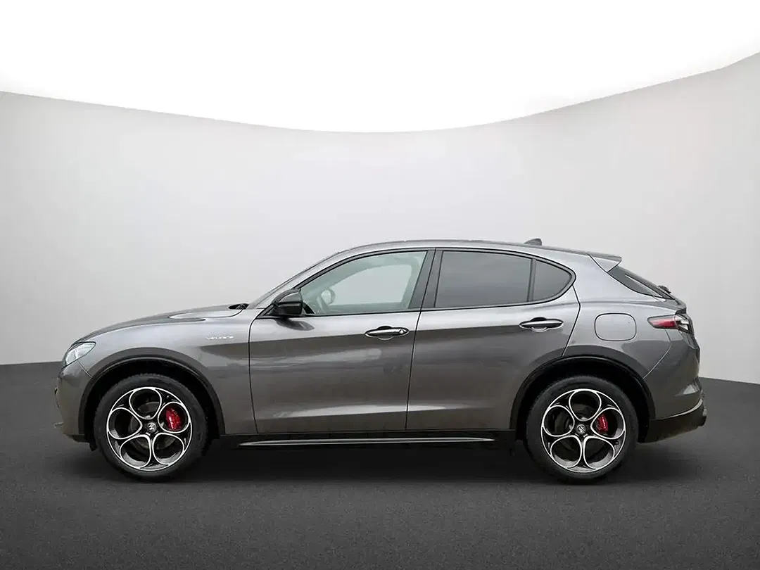 Alfa Romeo Stelvio 2.0 16V Turbo Q4 Veloce - Thumbnail 1