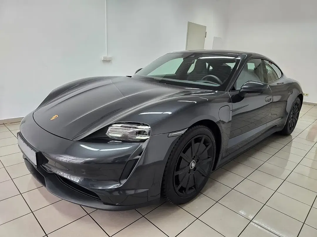 Porsche Taycan - foto 1