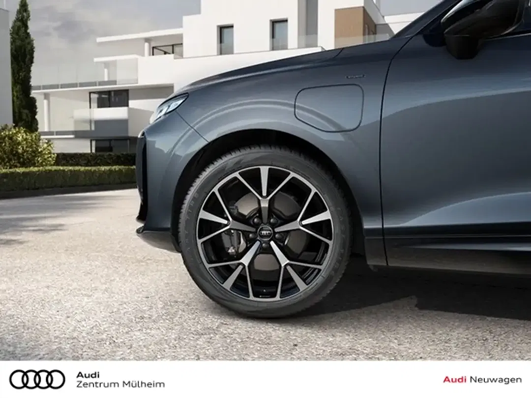 Audi Q3 S tronic - Thumbnail 4