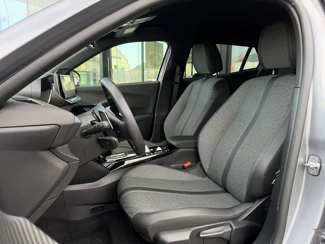 Peugeot 2008 Hybrid Allure - Thumbnail 10