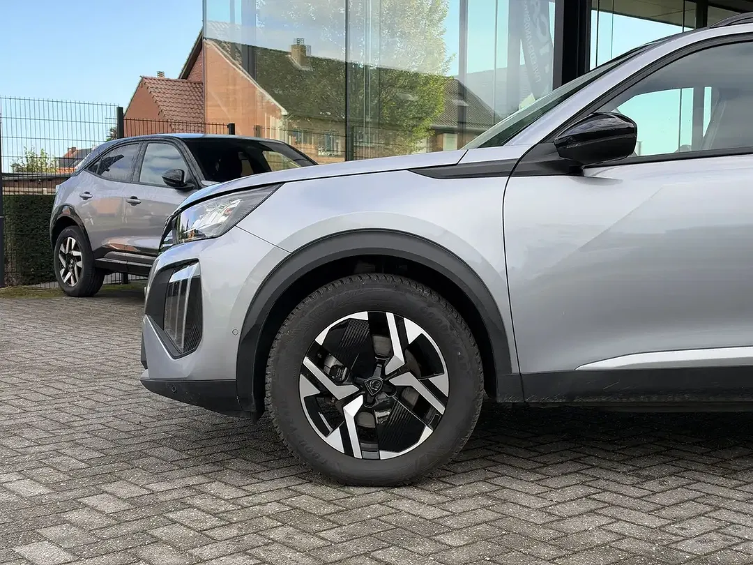 Peugeot 2008 Hybrid Allure - Thumbnail 5