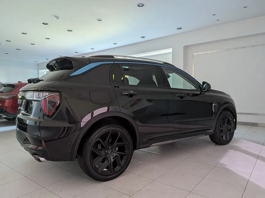 Lynk & Co 01 - Thumbnail 4