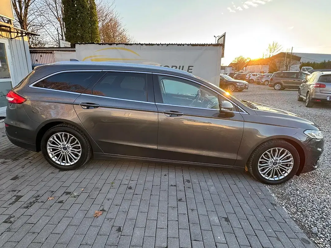 Ford Mondeo Hybrid AUT Titanium - Thumbnail 3