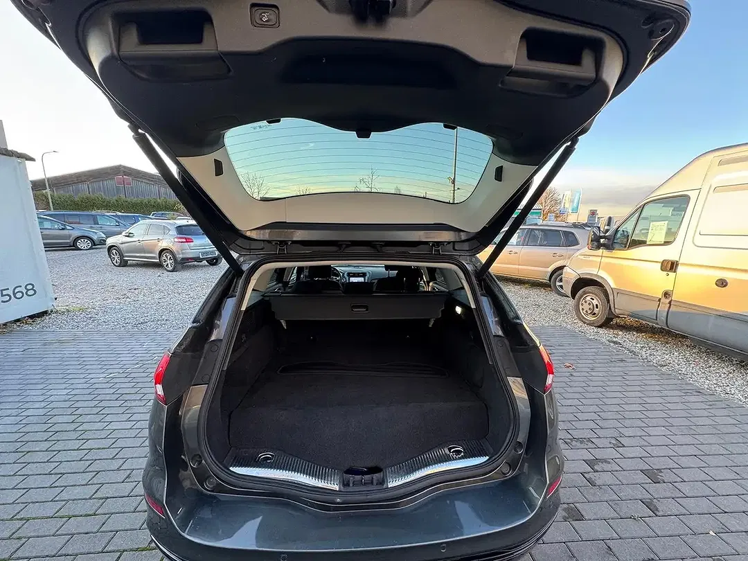 Ford Mondeo Hybrid AUT Titanium - Thumbnail 9