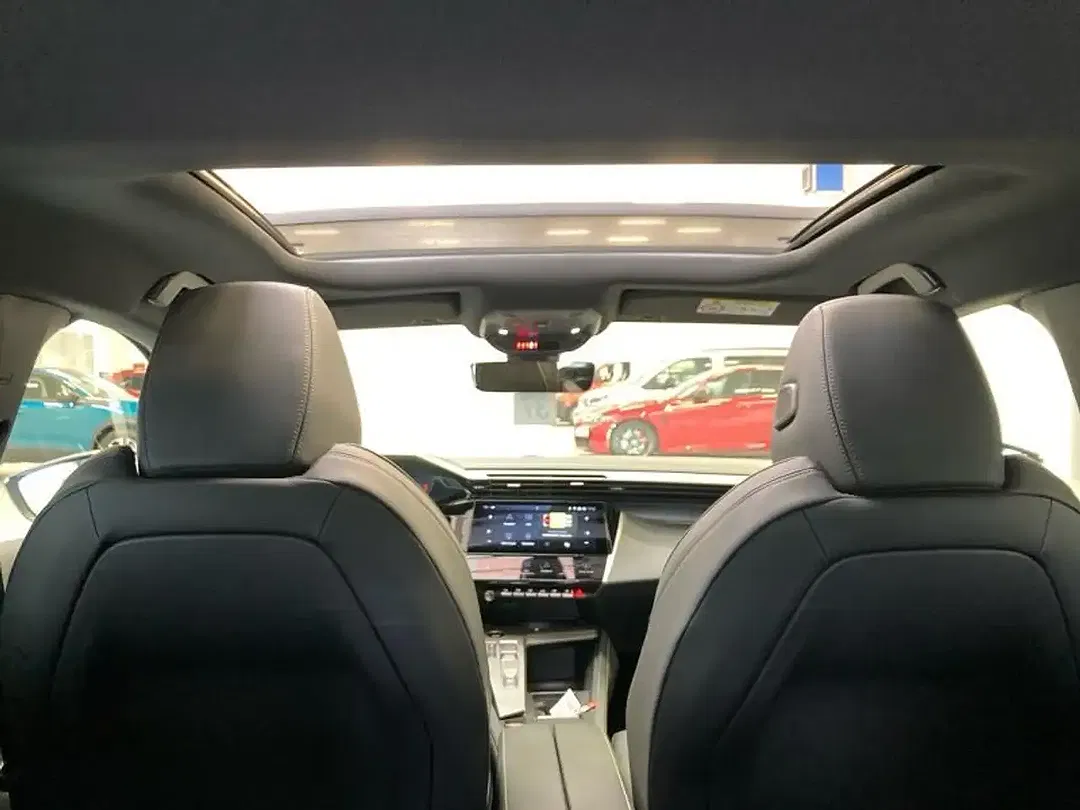Peugeot 308 GT - Thumbnail 12