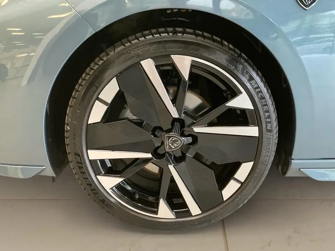 Peugeot 308 GT - Thumbnail 9