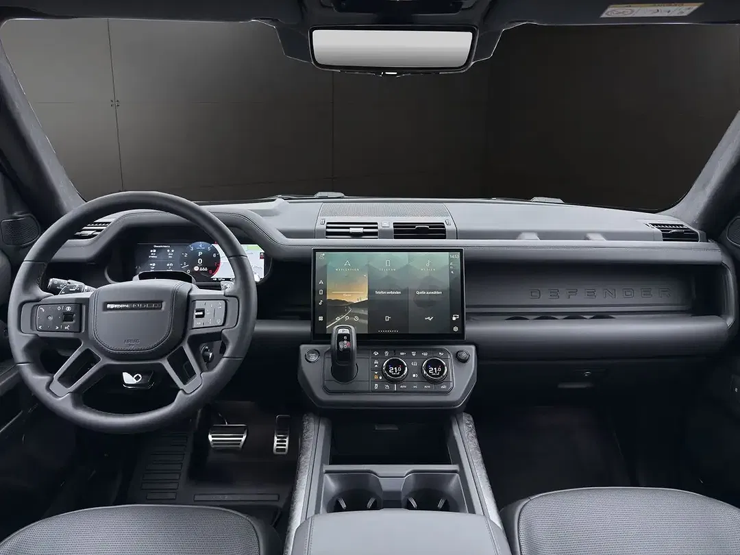 Land Rover Defender P635 OCTA Black Edition 110 - Thumbnail 6