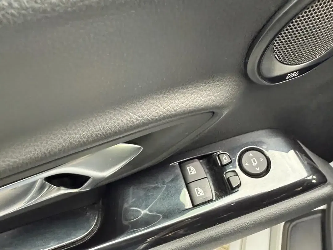 Toyota Supra - Thumbnail 10