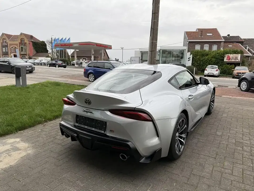 Toyota Supra - Thumbnail 5