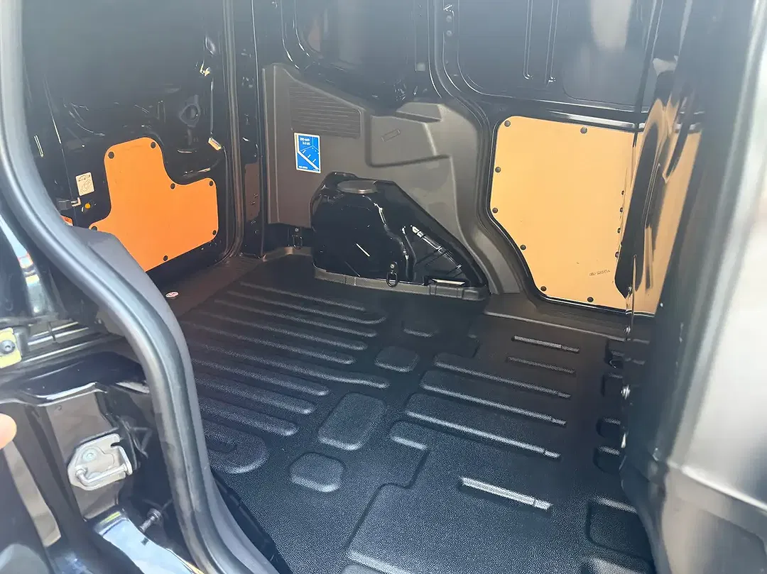 Ford Transit Courier Limited - Thumbnail 11