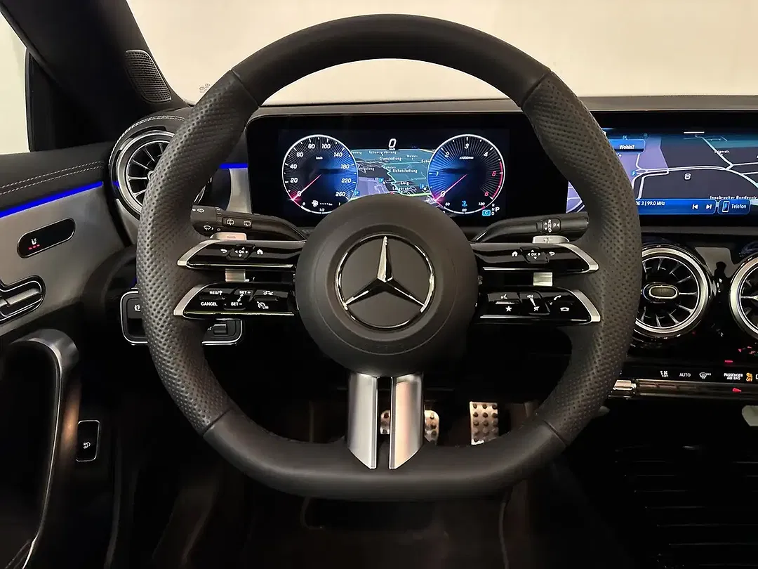 Mercedes-Benz CLA 180 AMG Line - Thumbnail 8