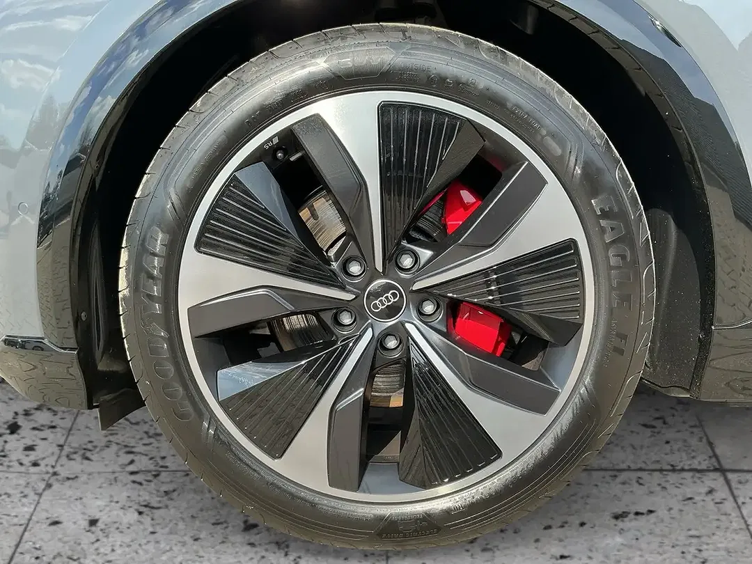 Audi SQ6 e-tron quattro Matrix LED Edition One - Thumbnail 8