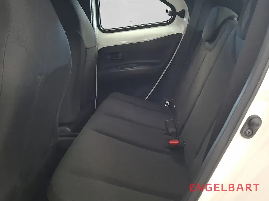 Toyota Aygo X 1.5 Hybrid Active - Thumbnail 11