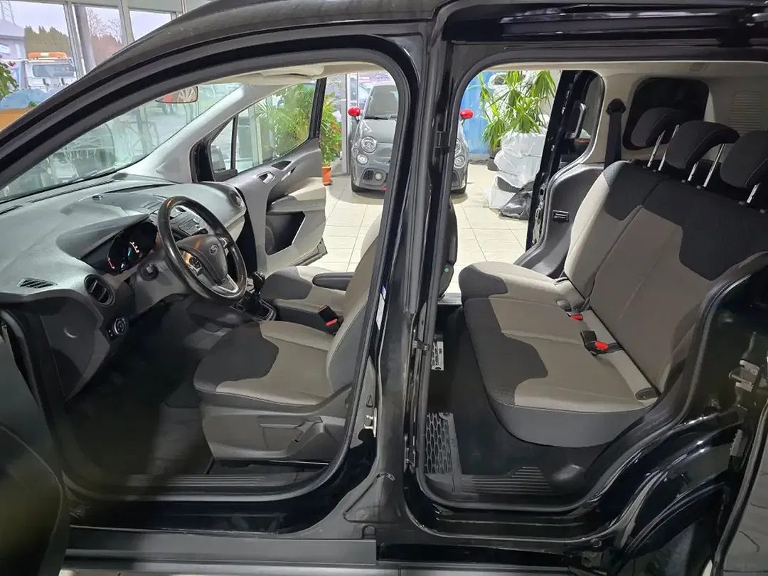 Ford Tourneo Courier 1.5 EcoBlue Trend - Thumbnail 10