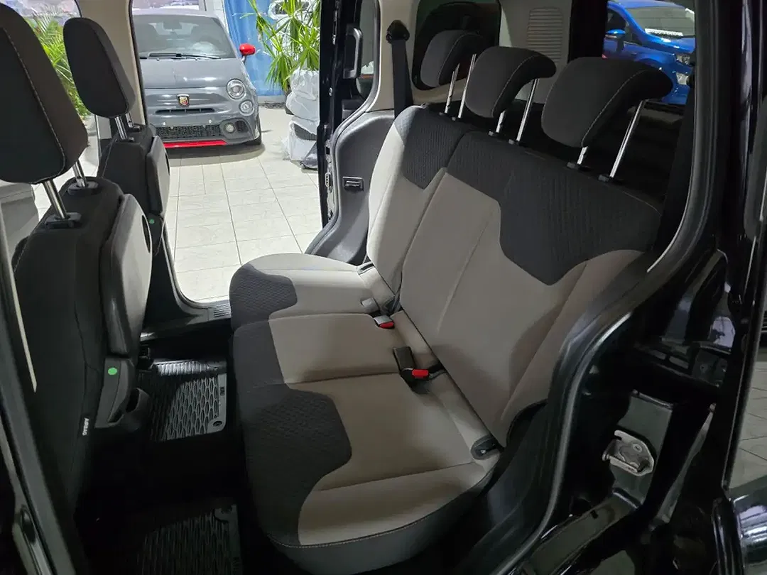Ford Tourneo Courier 1.5 EcoBlue Trend - Thumbnail 11