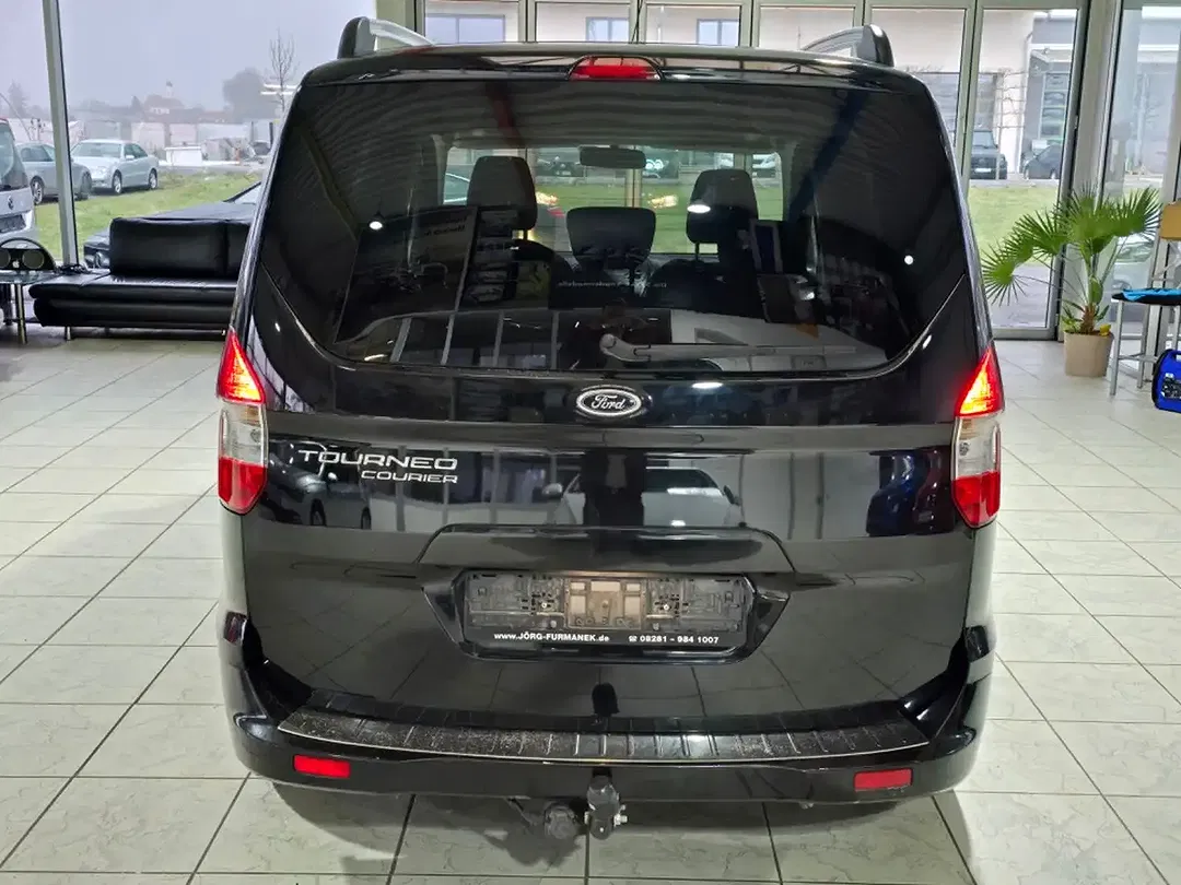 Ford Tourneo Courier 1.5 EcoBlue Trend - Thumbnail 7