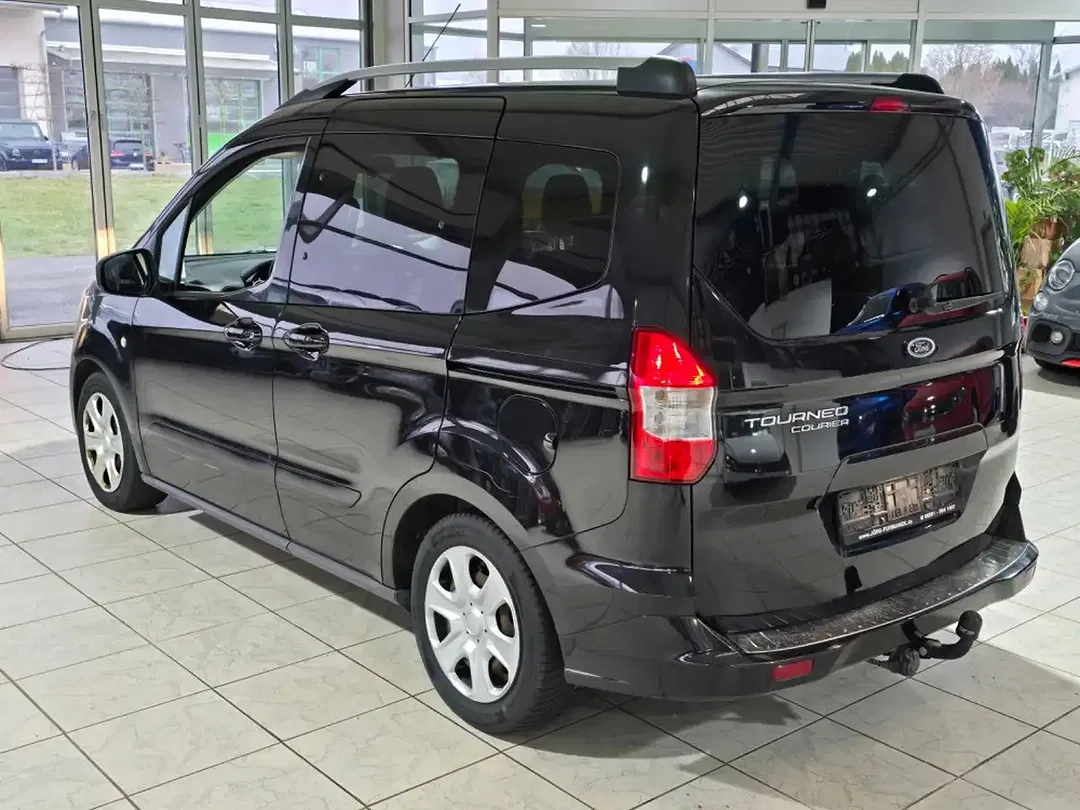Ford Tourneo Courier 1.5 EcoBlue Trend - Thumbnail 8