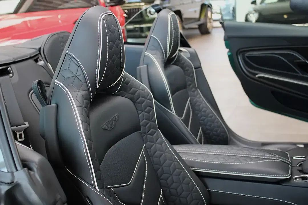 Aston Martin DBS 5.2 V12 Volante - Thumbnail 12