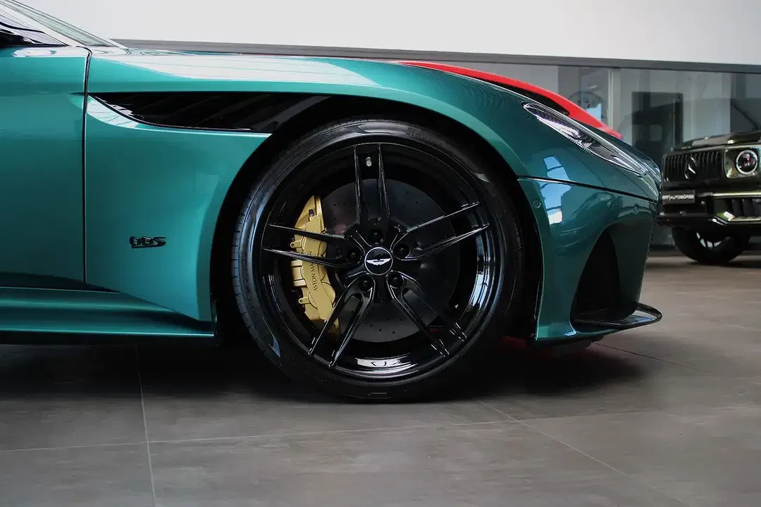 Aston Martin DBS 5.2 V12 Volante - foto 15