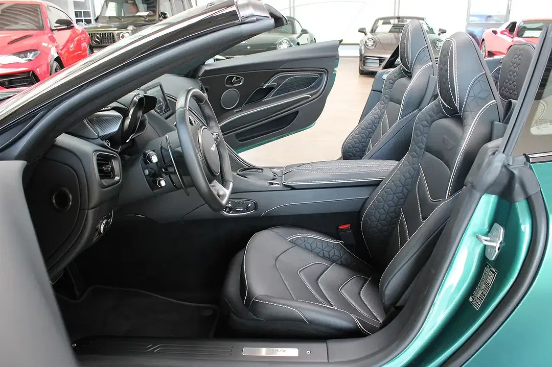 Aston Martin DBS 5.2 V12 Volante - Thumbnail 5