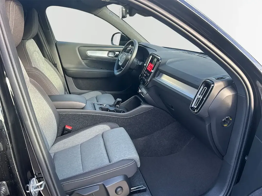 Volvo XC40 B3 Core - Thumbnail 3