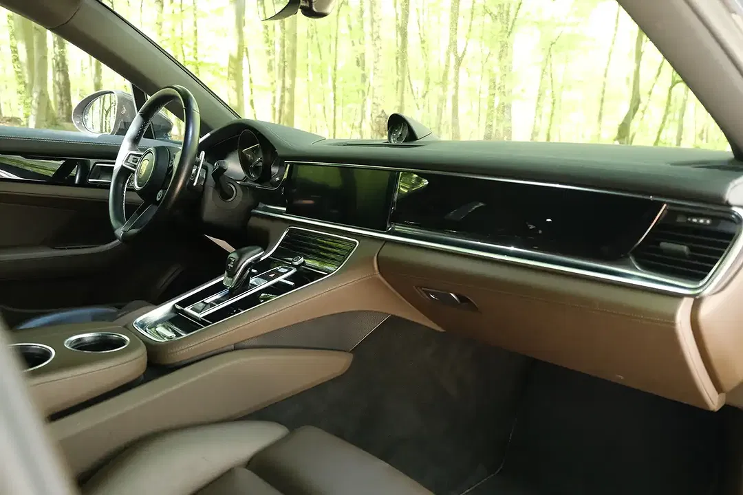 Porsche Panamera E-Hybrid 4 - Thumbnail 10