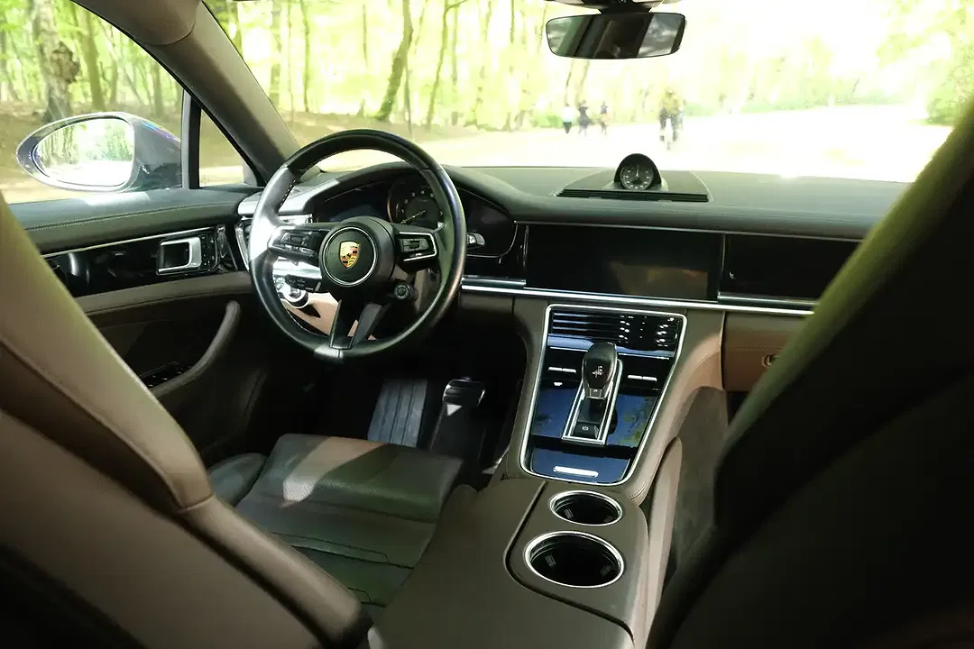 Porsche Panamera E-Hybrid 4 - Thumbnail 11