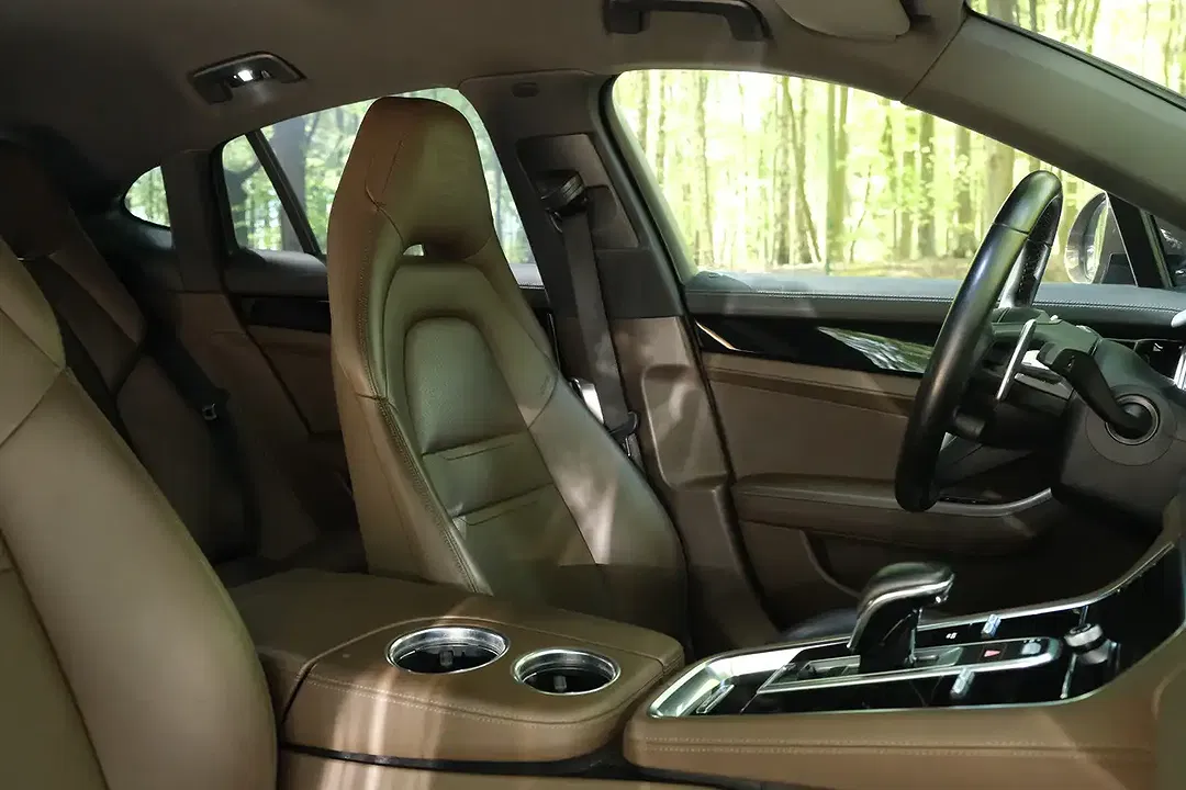 Porsche Panamera E-Hybrid 4 - Thumbnail 12