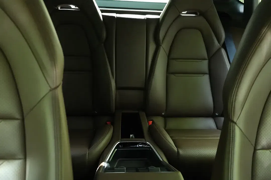 Porsche Panamera E-Hybrid 4 - foto 15