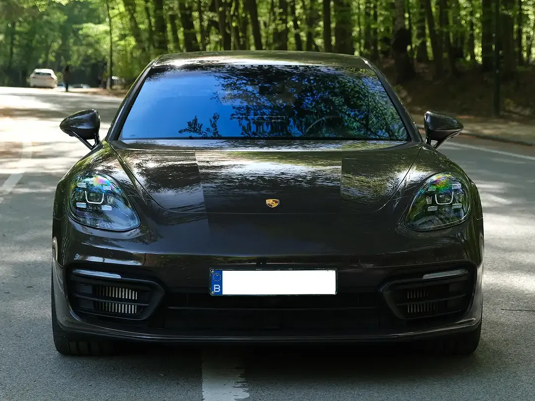 Porsche Panamera E-Hybrid 4 - Thumbnail 3