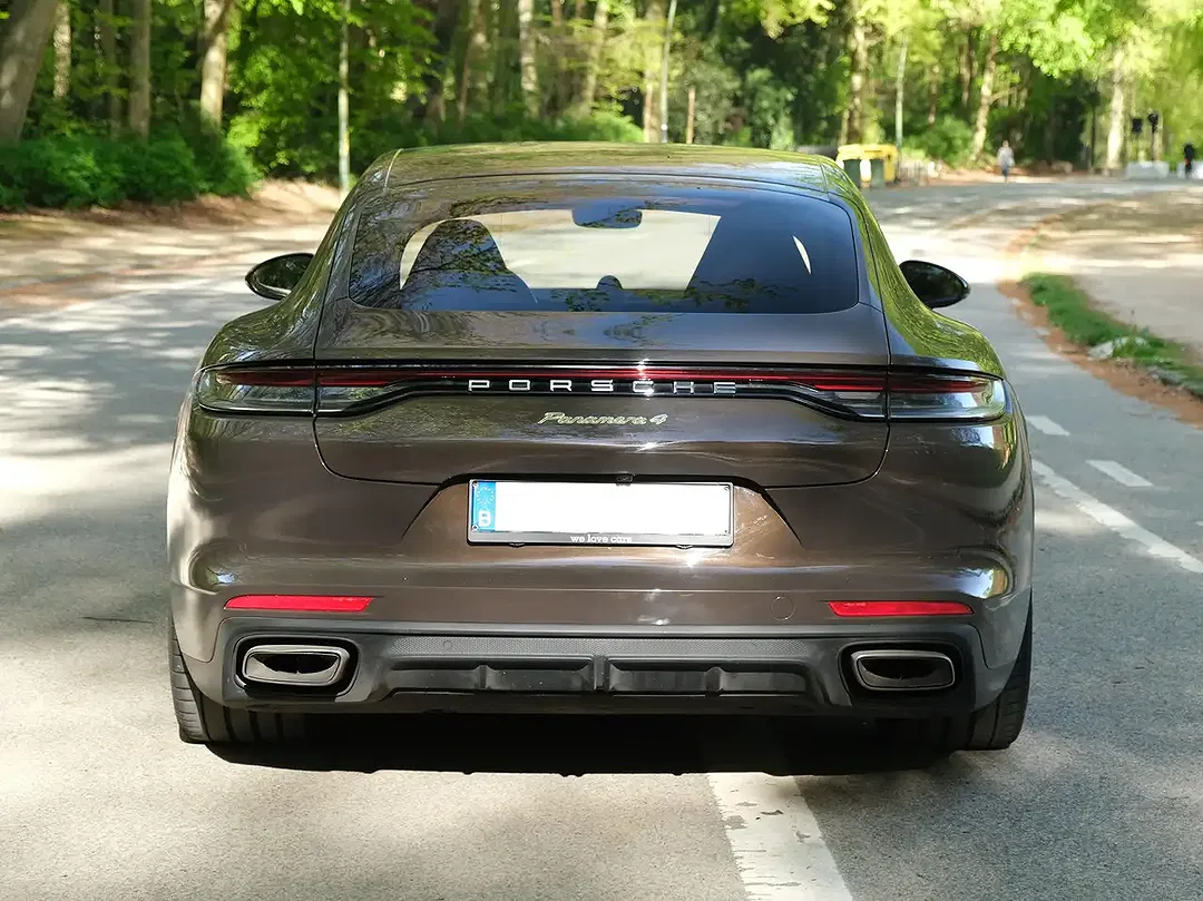 Porsche Panamera E-Hybrid 4 - Thumbnail 4