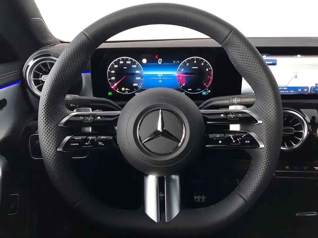 Mercedes-Benz CLA 180 AMG MBUX Night - Thumbnail 10