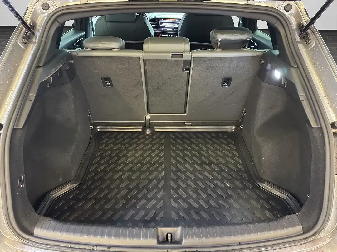 Audi Q4 e-tron 40 Matrix LED Edition One S line - Thumbnail 14