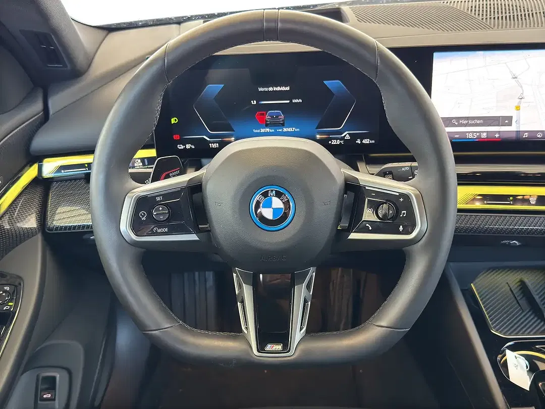 BMW i5 xDrive Touring M Sport - Thumbnail 5