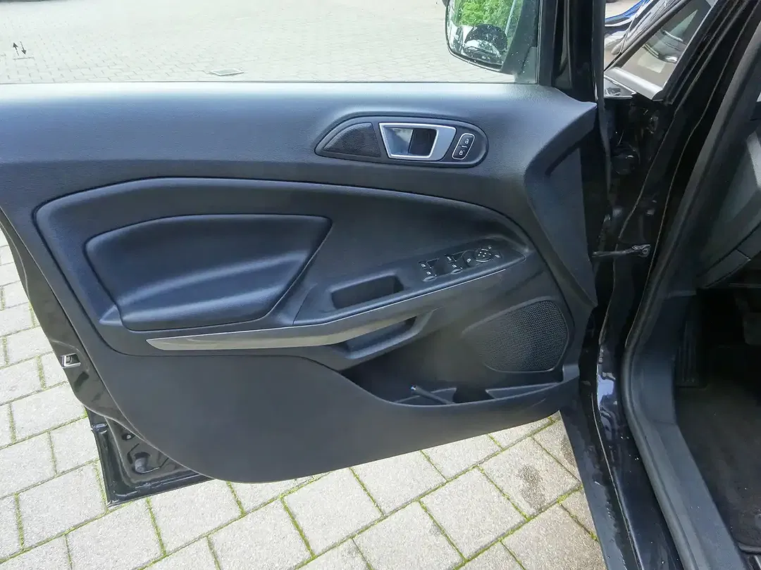 Ford EcoSport Cool & Connect - Thumbnail 10