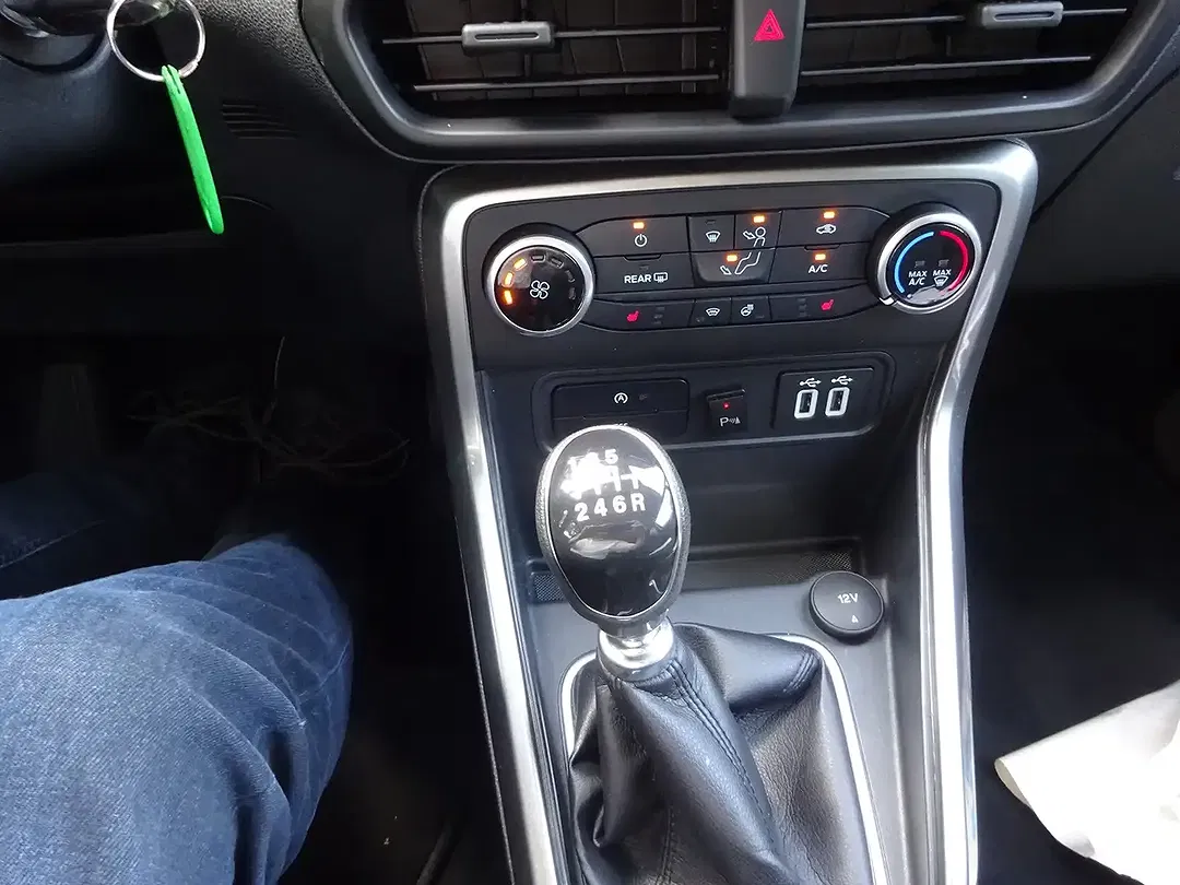 Ford EcoSport Cool & Connect - Thumbnail 15