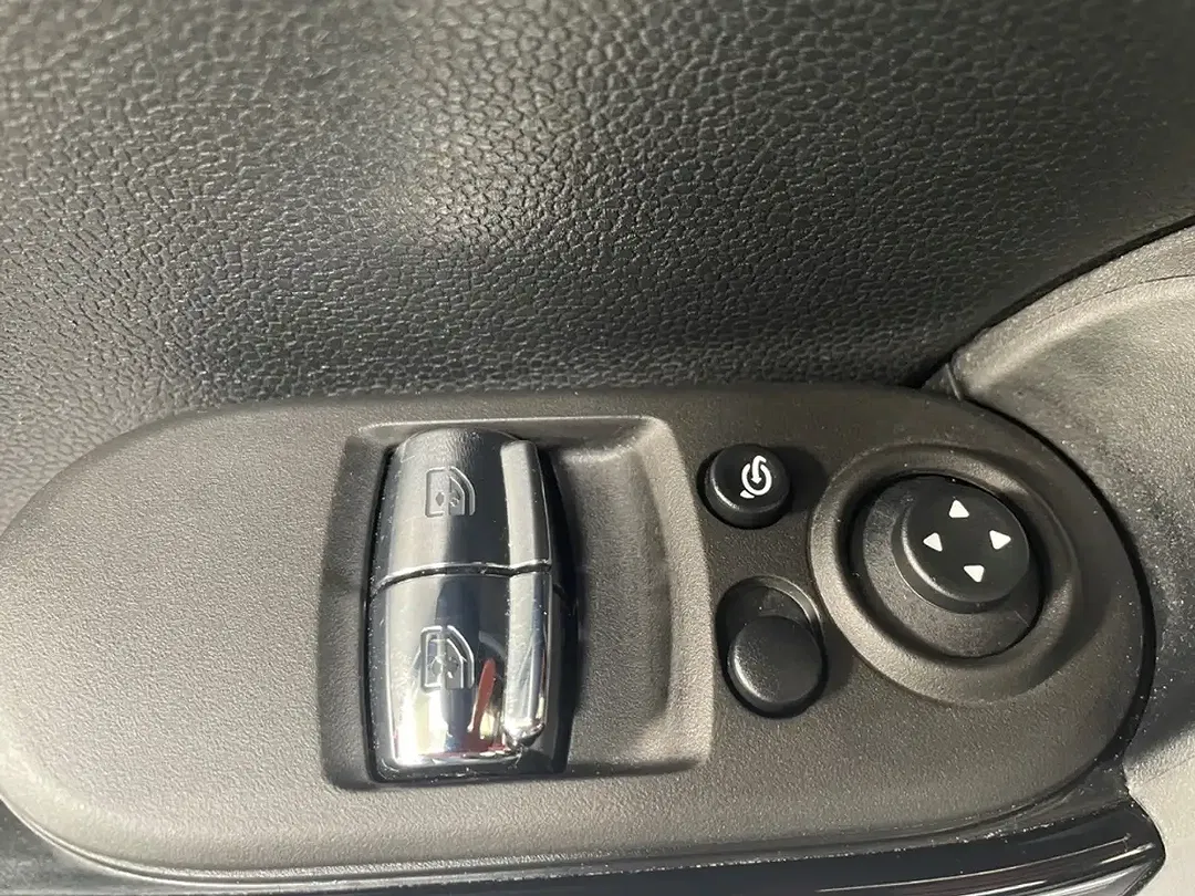MINI Cooper 1.5 Classic Trim - Thumbnail 11