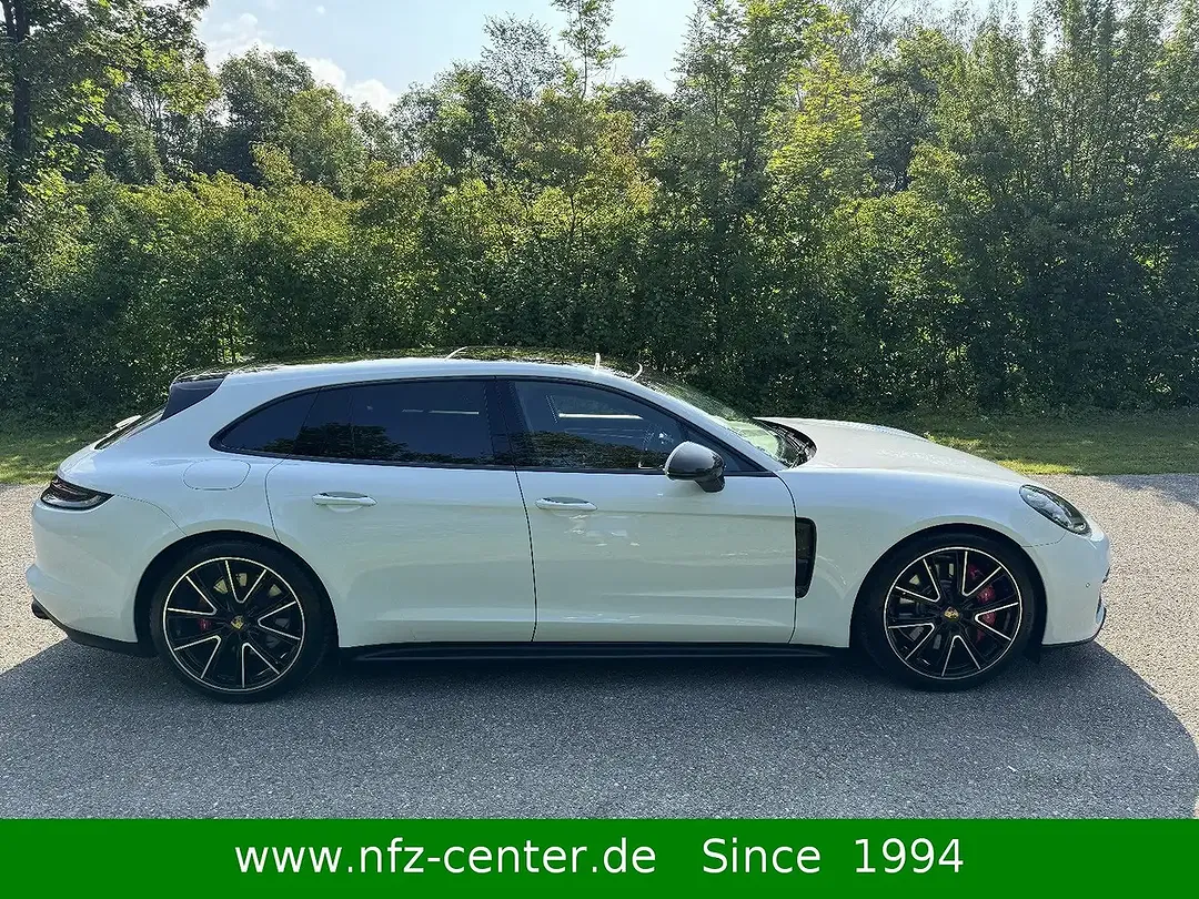 Porsche Panamera GTS Sport Turismo - Thumbnail 4