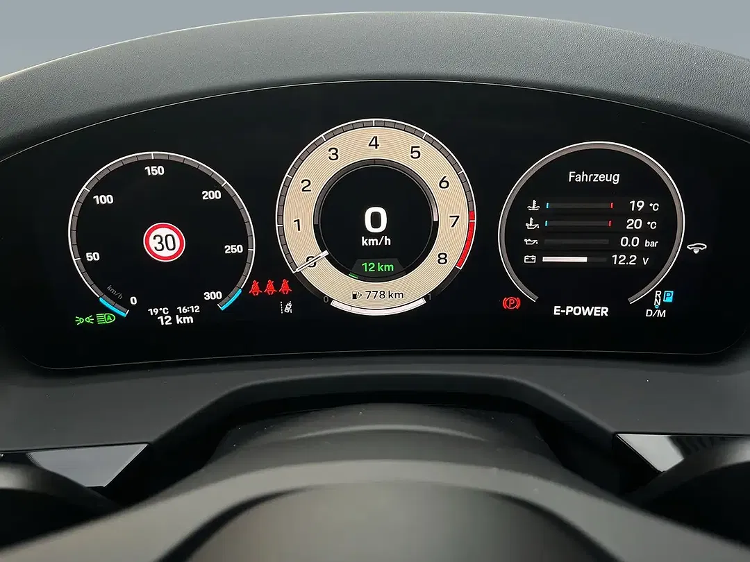 Porsche Panamera E-Hybrid 4 - Thumbnail 13