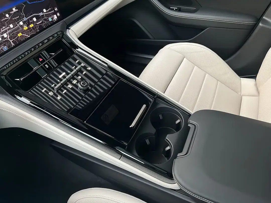Porsche Panamera E-Hybrid 4 - Thumbnail 14