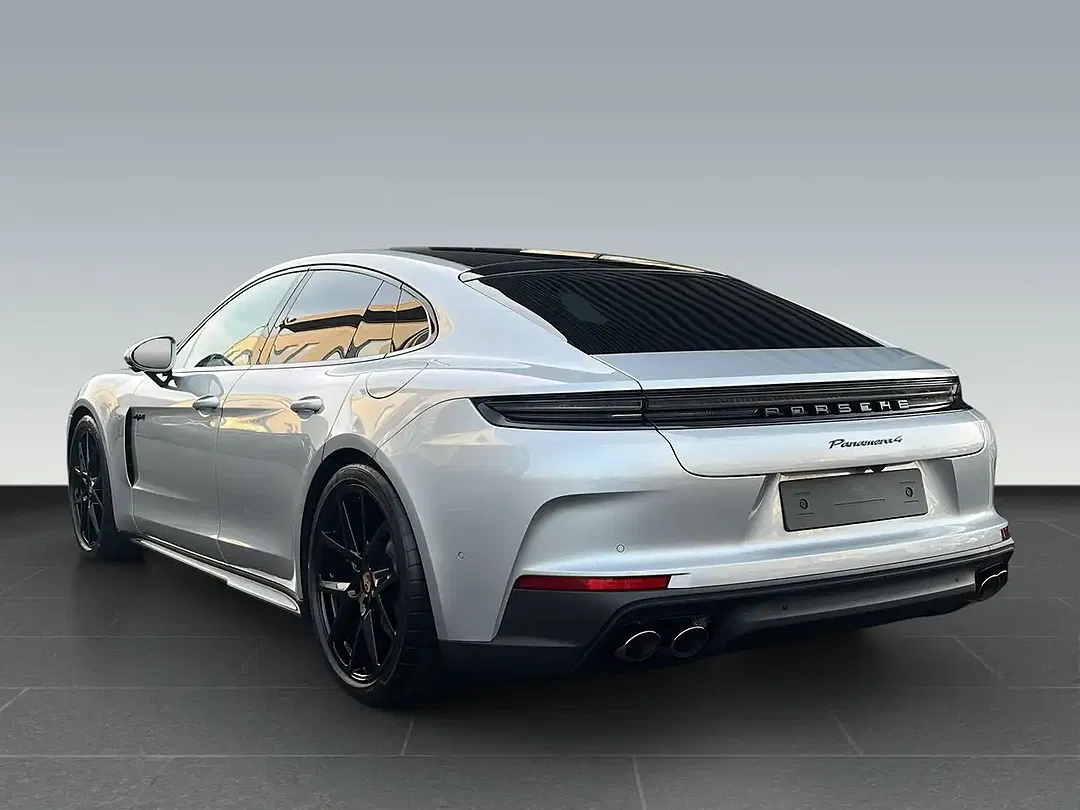 Porsche Panamera E-Hybrid 4 - Thumbnail 3