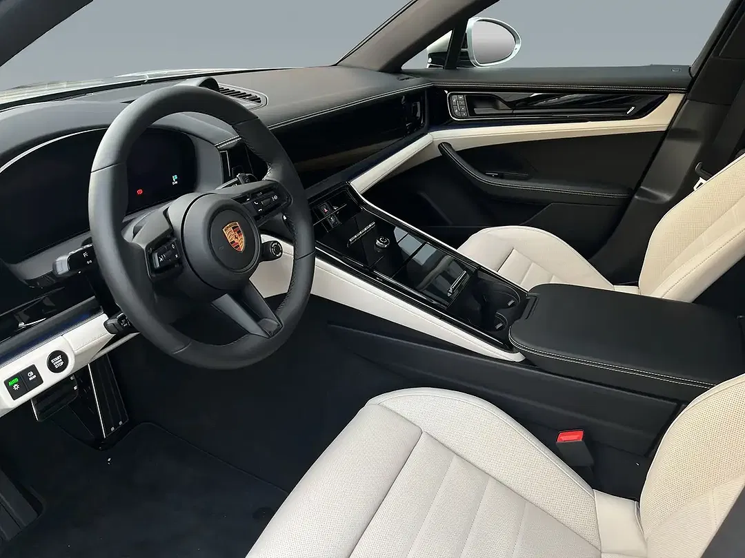 Porsche Panamera E-Hybrid 4 - Thumbnail 4