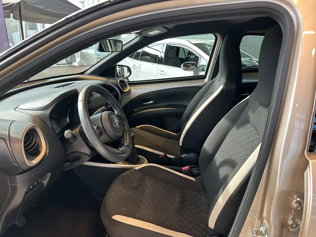 Toyota Aygo - Thumbnail 11