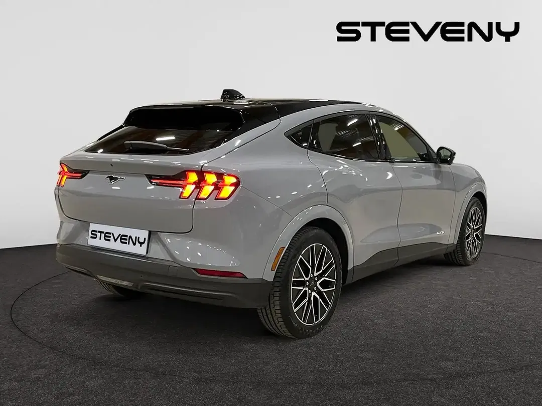 Ford Mustang Mach-E Extended Range Premium - Thumbnail 4