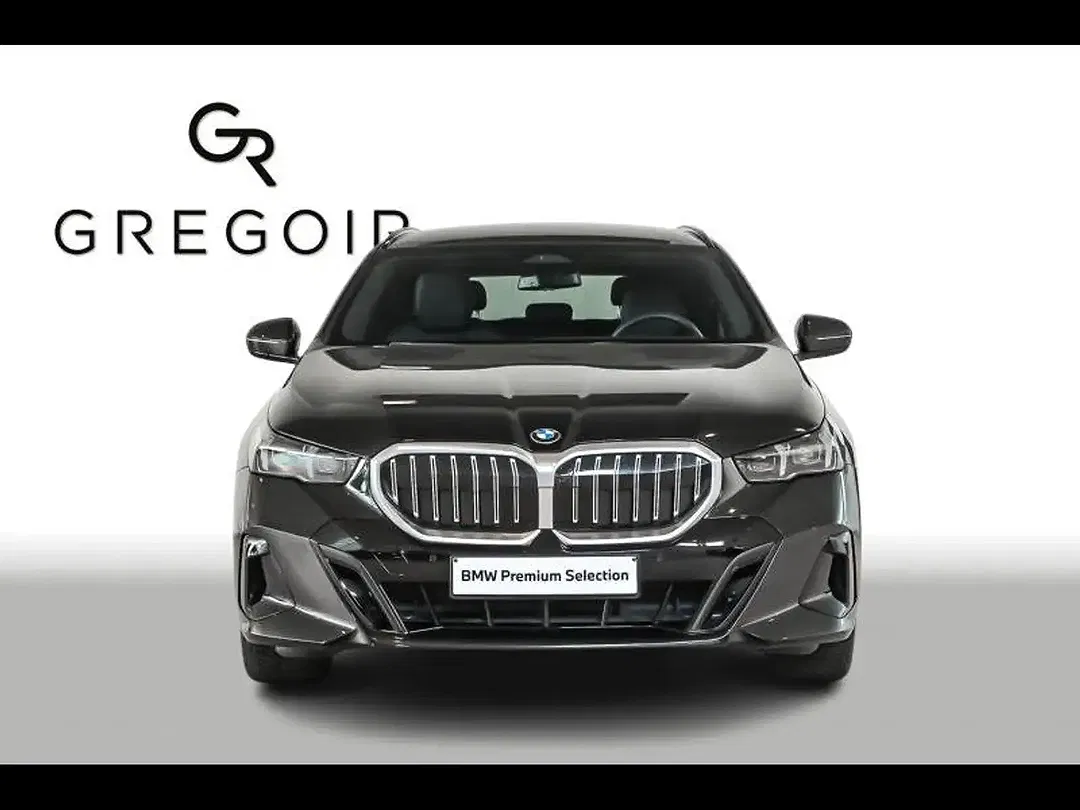 BMW 520 Touring M Sport Comfort - Thumbnail 2