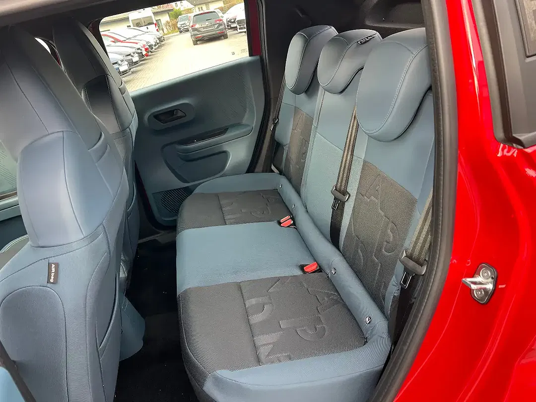 Fiat Grande Panda EV RED - Thumbnail 13